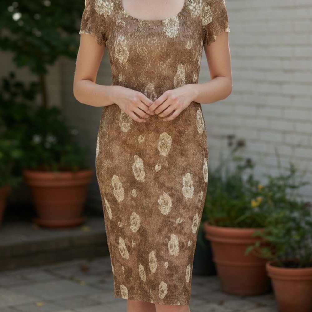 Ladies Elegant Lacey Romantic Dress size 6
